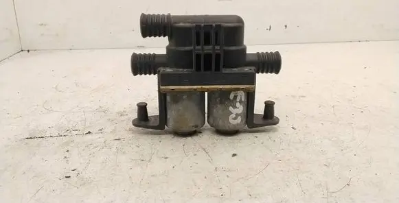 BMW 5 E39 Coolant heater control valve 8374995 1147412137