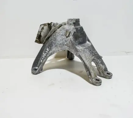 Audi A4 S4 B9 8W Engine mounting bracket 8W0199308A