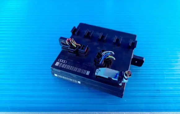 Audi A4 S4 B6 8E 8H Comfort/convenience module 8E0907279C