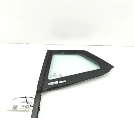 BMW X2 F39 Rear vent window glass 7420533