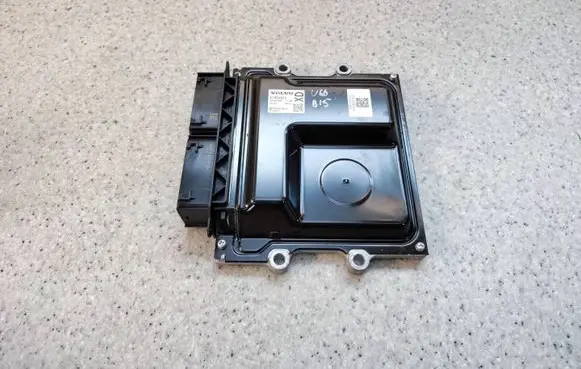 Volvo V60 Engine control unit/module 31452623