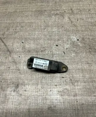 Mercedes-Benz CLK A209 C209 Airbag deployment crash/impact sensor A0018204426 004128 0003113270560