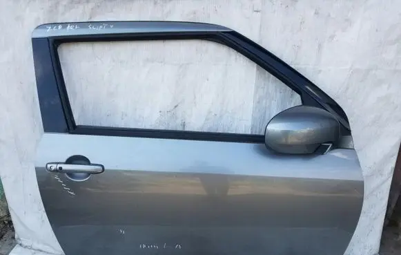 Suzuki Swift II Front door