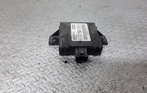 Audi A8 S8 D3 4E Alarm control unit/module 8E0907637A