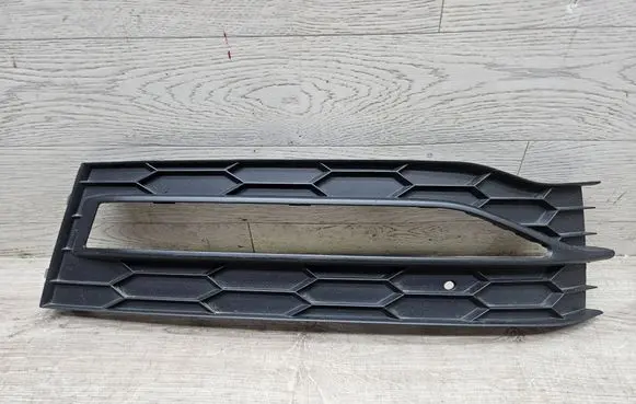 Skoda Superb B8 (3V) Front bumper lower grill 3V0853666B