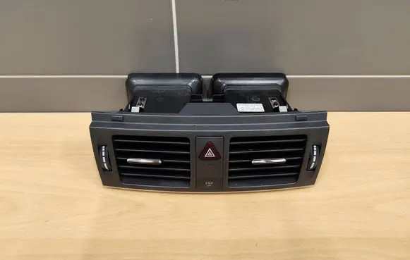 Mercedes-Benz C W204 Dash center air vent grill A2048305254 7711001