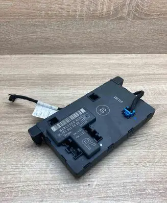 Mercedes-Benz C W203 Door control unit/module 2038206426 351320