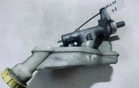 Citroen C3 Master brake cylinder 32067093