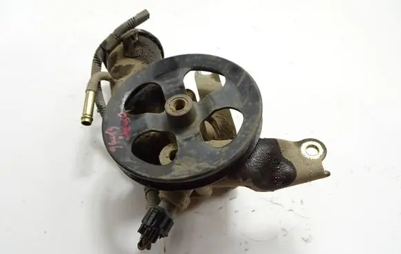 Toyota Yaris Verso Power steering pump X9G01697