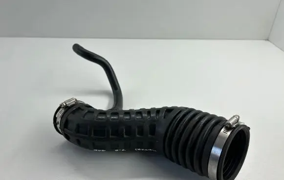 Intercooler hose/pipe