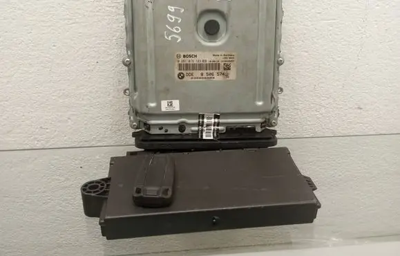 BMW X5 E70 Engine control unit/module 8506574 0281016183 030056989