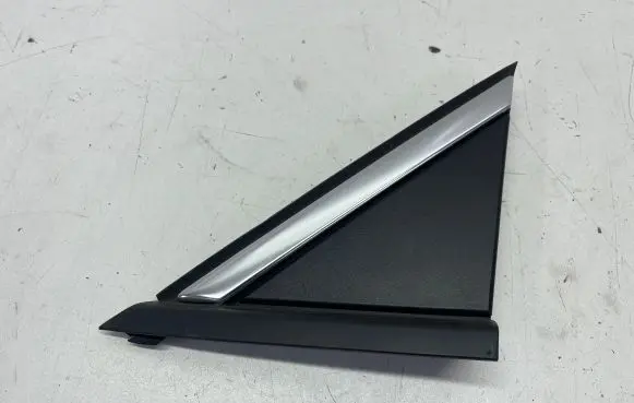 Fender end trim