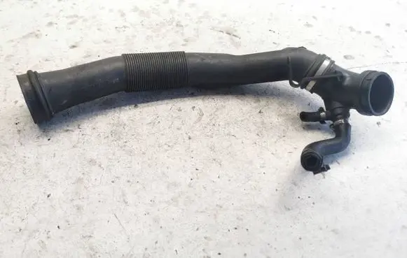 Audi A4 S4 B5 8D Air intake hose/pipe 058129627h