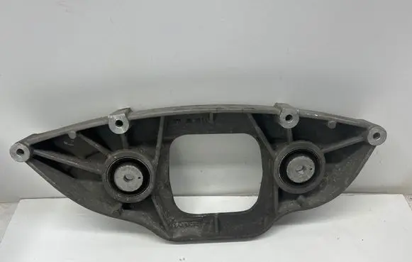 Mercedes-Benz C AMG W205 Rear differential/diff mount bracket A2053521301
