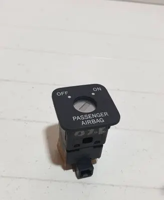 Toyota Corolla Verso AR10 Passenger airbag on/off switch 1363H44