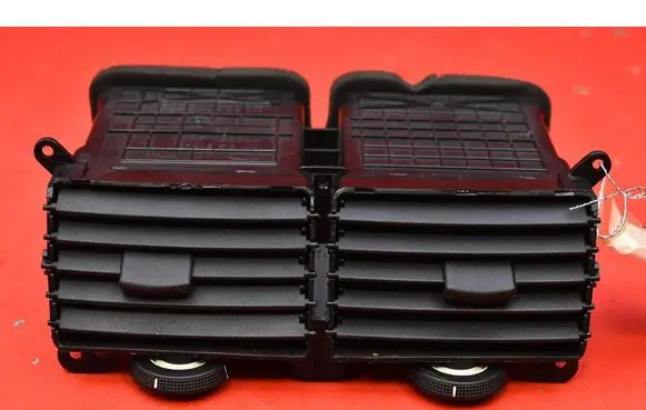 KIA Sportage Dashboard side air vent grill/cover trim KM84810A