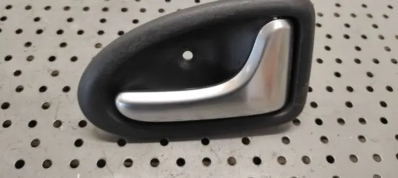 Renault Scenic I Front door interior handle 8200028995 99035101