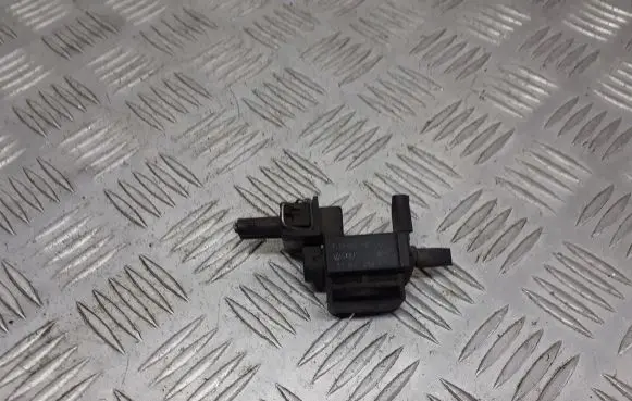 Seat Cordoba (6K) Valve vacuum 037906283A