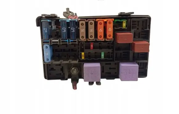 Renault Laguna II Fuse box set 8200527955