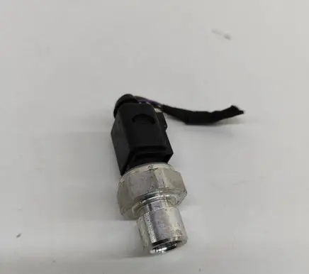 Volkswagen T-Roc Air conditioning (A/C) pressure sensor 5Q0959126A