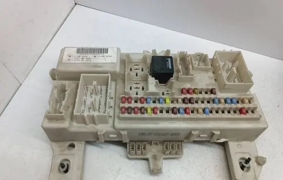 Ford Focus Fuse module 4M5T14A073AF 00021693 519094411