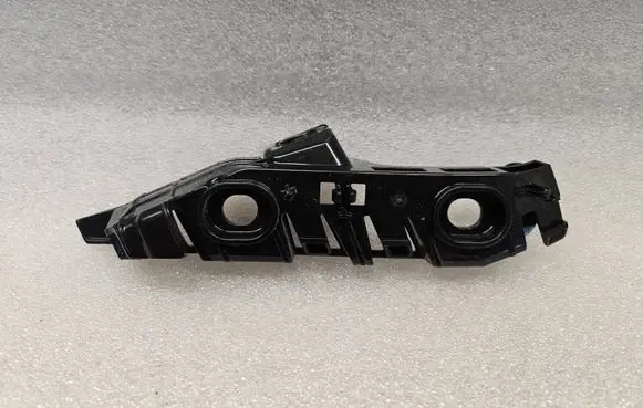 Volkswagen PASSAT B8 Front bumper mounting bracket 3G0807049
