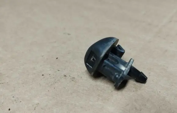Peugeot 308 Windshield washer spray nozzle 