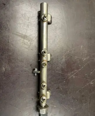 BMW 3 E90 E91 Fuel main line pipe 7562474