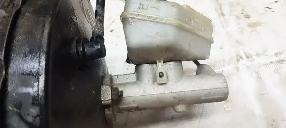 Ford Mondeo Mk III Master brake cylinder