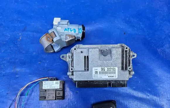 Toyota Aygo AB40 Engine ECU kit and lock set 89661-0H560