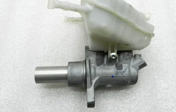 Mercedes-Benz C AMG W205 Master brake cylinder A2054300002 A2024300014