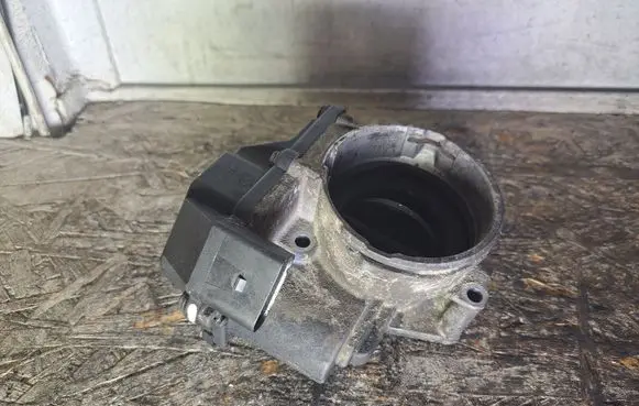 Volkswagen Touran I Throttle valve 03G128063A A2C53249824 V340