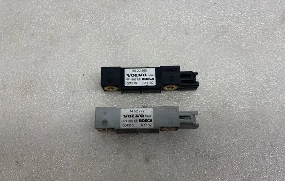 Volvo S60 Airbag deployment crash/impact sensor 8622365 081102 004219