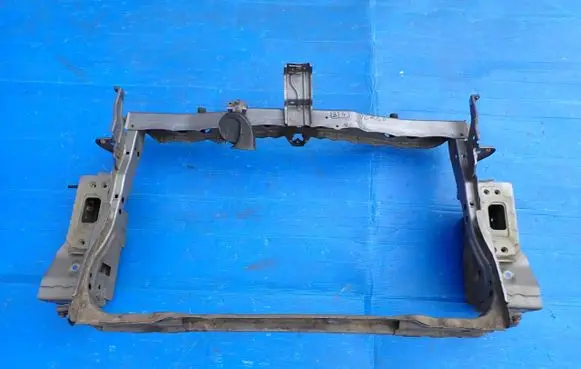Toyota Verso Front bodywork piece 
