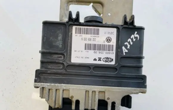 Volkswagen Golf III Engine control unit/module 032906030n 6160025609