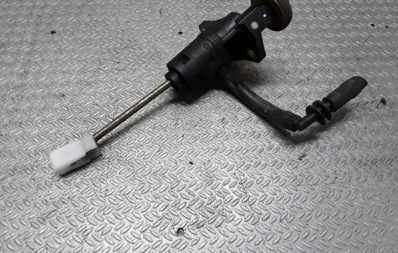 Audi A4 S4 B6 8E 8H Clutch master cylinder 8E1721401S