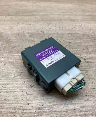 Toyota Land Cruiser (J120) Door control unit/module 8597060030 0515003750