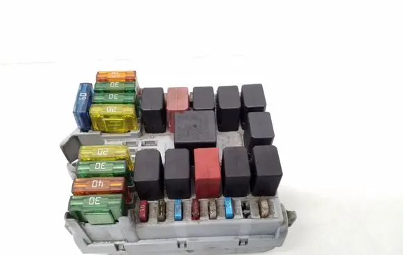 Iveco Daily 35.8 - 9 Fuse module 69501171