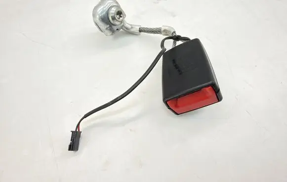 BMW 5 F10 F11 Rear seatbelt buckle 7243273 B010911Y 34074554H