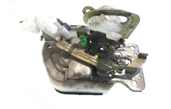 Mitsubishi Pajero Rear door lock