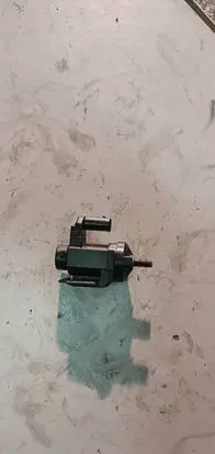 BMW 2 F45 Turbo solenoid valve 8570591
