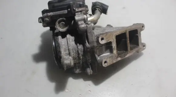 Volkswagen Touran III Engine shut-off valve 