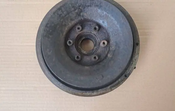 Mercedes-Benz E W124 Crankshaft pulley 6020300203