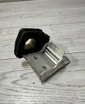 BMW 5 F10 F11 Radiator mount bracket 7186514 7207152 7211162