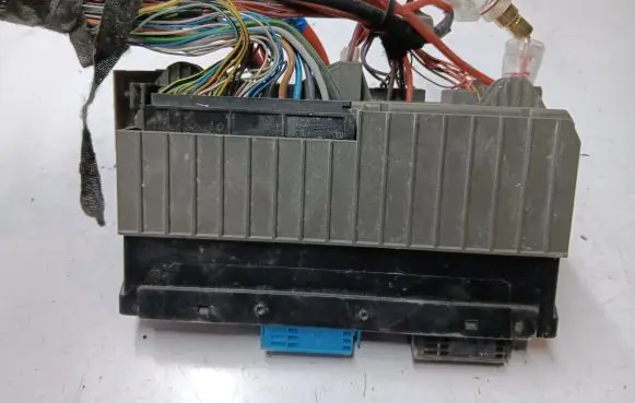 BMW X5 E70 Fuse module 518966010