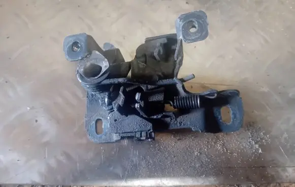 Audi A6 Allroad C5 Engine bonnet/hood lock/catch