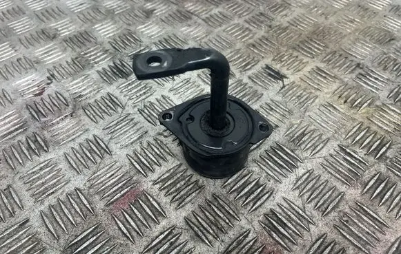 BMW 5 E60 E61 Generator/alternator belt tensioner 7786880