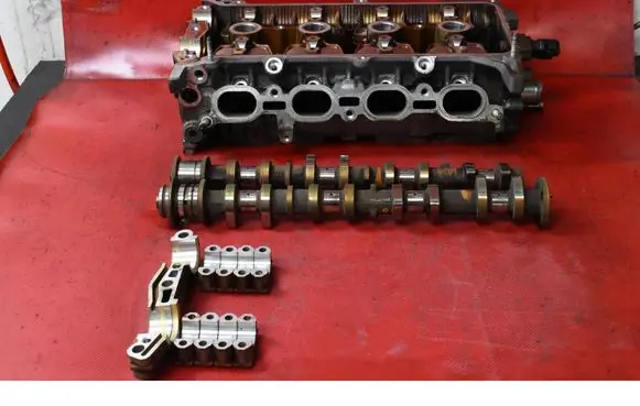 Toyota Yaris Verso Engine head 