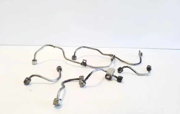 Mitsubishi Outlander Fuel injector supply line/pipe 
