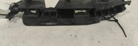 Peugeot 5008 II Front bumper mounting bracket 9684021080